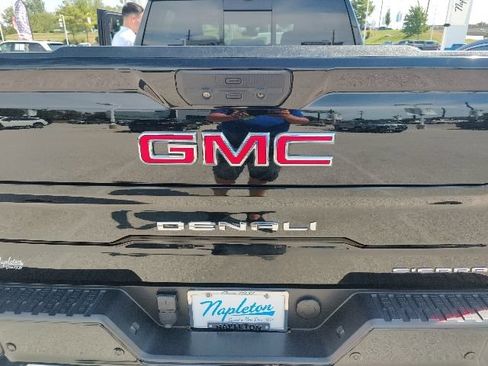 Used 2021 GMC Sierra 1500 Denali w/ Denali Ultimate Package AWD/4WD image 24