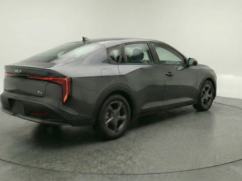 Used 2025 Kia K4 LXS image 9