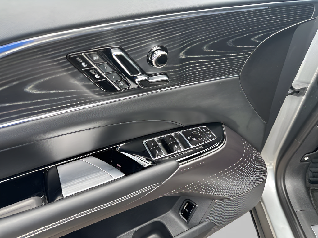 Certified 2024 Cadillac Lyriq Sport RWD image 17