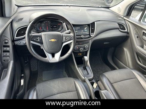 Used 2017 Chevrolet Trax LT w/ LT Convenience Package image 22