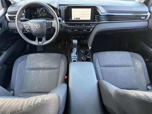 Used 2025 Toyota Camry LE image 11