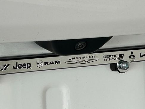 Used 2025 Jeep Grand Cherokee L Laredo image 32