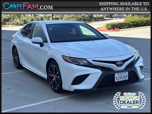 Used 2019 Toyota Camry SE w/ Carpet Mat Package FWD image 1