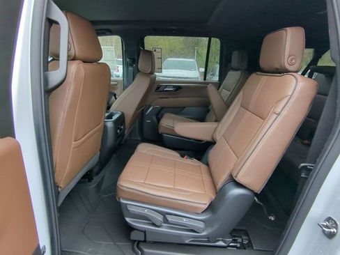 New 2026 Chevrolet Suburban High Country w/ Sun And Tow Package AWD/4WD image 39