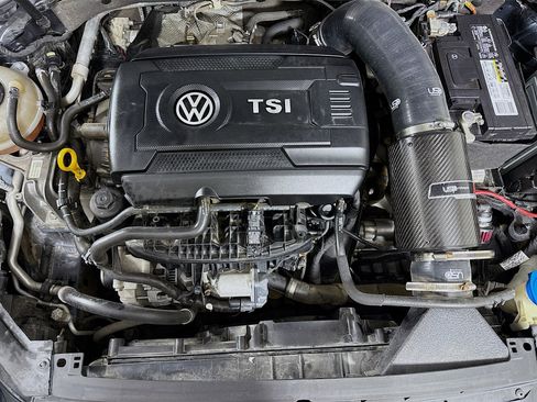 Used 2019 Volkswagen GTI Autobahn image 38