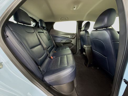 Used 2022 Chevrolet Bolt EUV LT w/ Convenience Package image 27