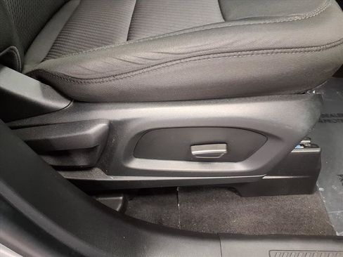 Used 2022 Ford Explorer XLT image 11