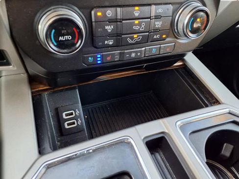 Used 2018 Ford F150 Lariat image 18