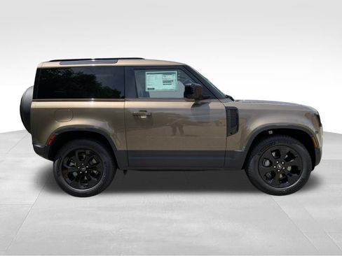 New 2025 Land Rover Defender 90 S image 4