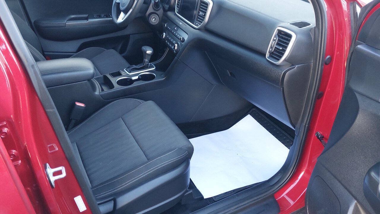 Used 2020 Kia Sportage LX AWD/4WD image 8