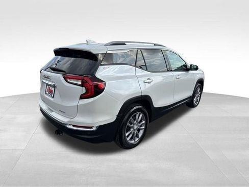 Used 2023 GMC Terrain SLT AWD/4WD image 4