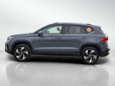 Used 2024 Volkswagen Taos SE image 7