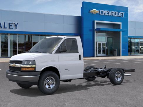 New 2025 Chevrolet Express 3500 w/ Power Convenience Package image 36