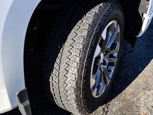 Used 2024 Chevrolet Silverado 1500 High Country w/ Technology Package image 39