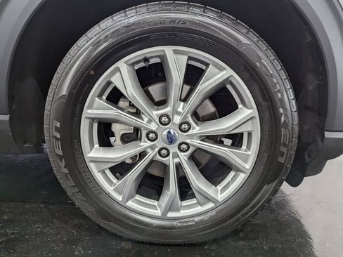 Used 2023 Ford Explorer XLT w/ Equipment Group 202A image 6