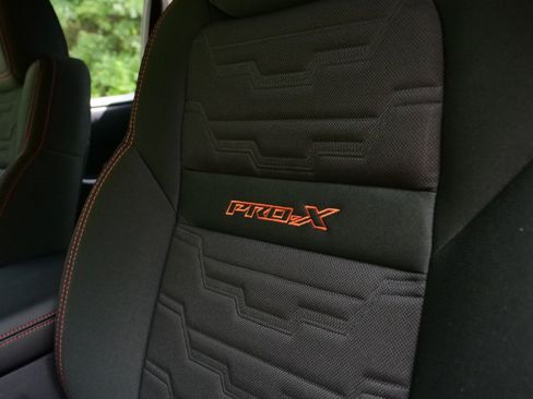 Used 2025 Nissan Frontier Pro-X RWD image 25