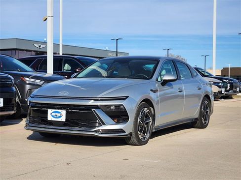 Certified 2025 Hyundai Sonata SEL image 2