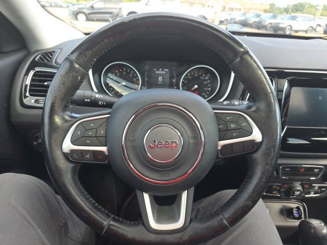 Used 2019 Jeep Compass Latitude FWD image 14