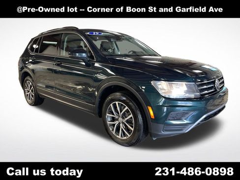 Used 2019 Volkswagen Tiguan SE w/ Panoramic Sunroof Package AWD/4WD image 7