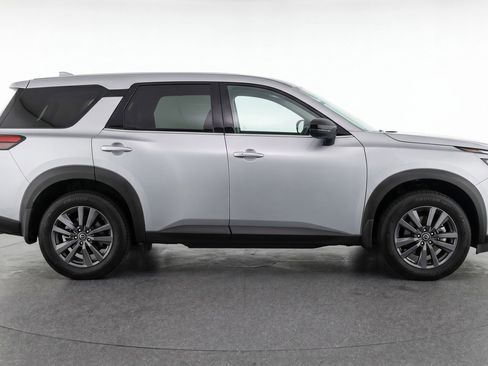 Used 2025 Nissan Pathfinder SV FWD image 11