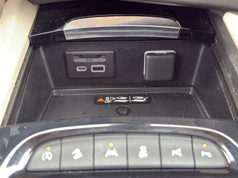 Used 2022 Buick Envision Avenir w/ Technology Package II image 24