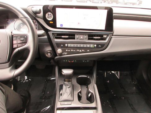 Used 2025 Lexus ES 350 w/ Premium Package image 39