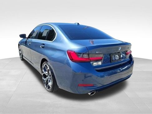 Used 2025 BMW 330i xDrive Sedan w/ Premium Package AWD/4WD image 3