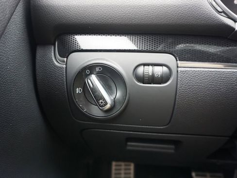 Used 2014 Volkswagen GTI Driver's Edition image 4