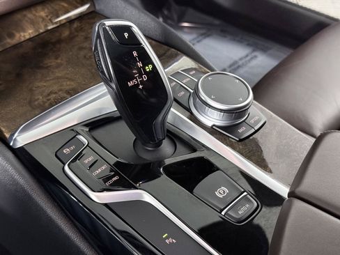 Used 2019 BMW 530i xDrive w/ Convenience Package AWD/4WD image 16