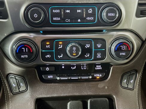 Used 2020 Chevrolet Suburban LT image 23
