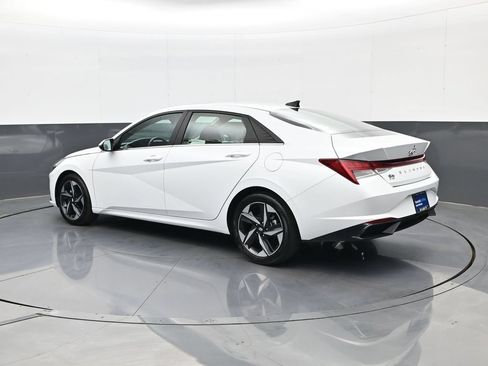Certified 2021 Hyundai Elantra SEL w/ Convenience + Premium Package FWD image 8