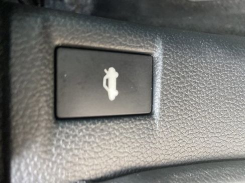 Used 2023 Honda Accord LX image 37