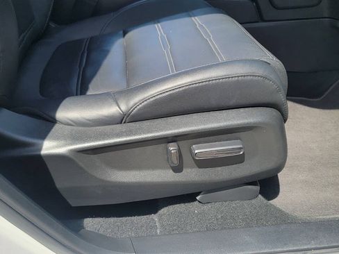 Used 2021 Honda CR-V EX-L image 17