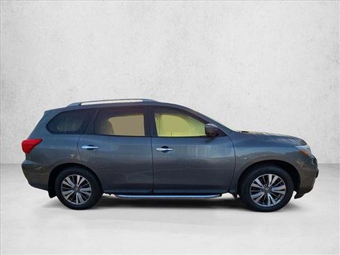 Used 2019 Nissan Pathfinder SL FWD image 4