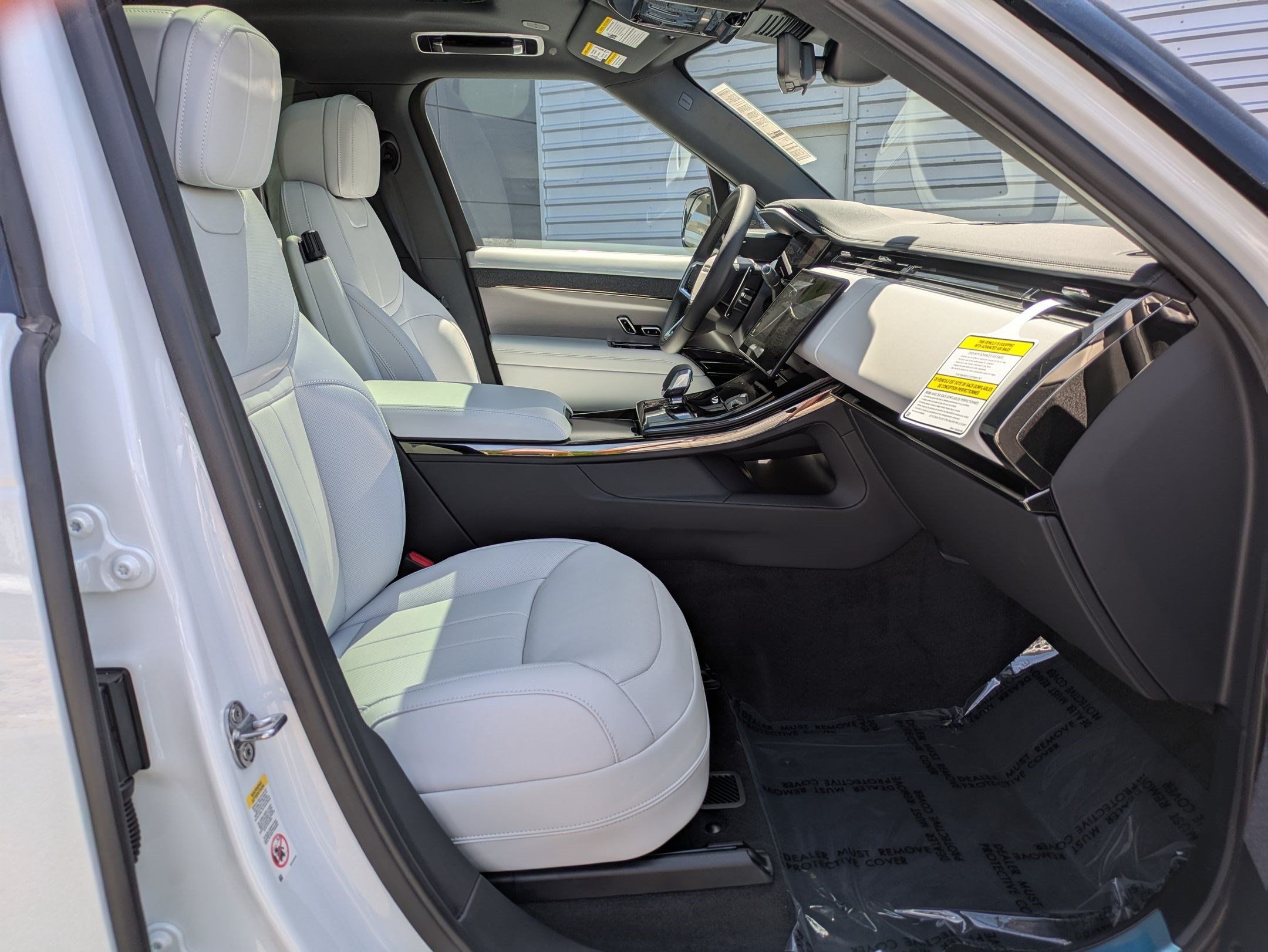 New 2026 Land Rover Range Rover Sport SE AWD/4WD image 29