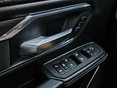 Used 2025 RAM 1500 Laramie image 14