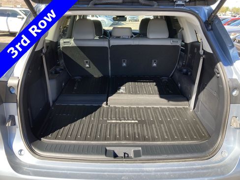 Used 2024 Toyota Highlander Limited image 46