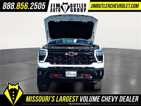 Used 2024 Chevrolet Silverado 2500 ZR2 w/ Technology Package image 27