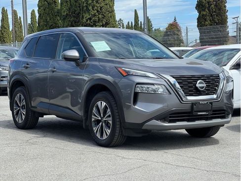 Used 2023 Nissan Rogue SV FWD image 3