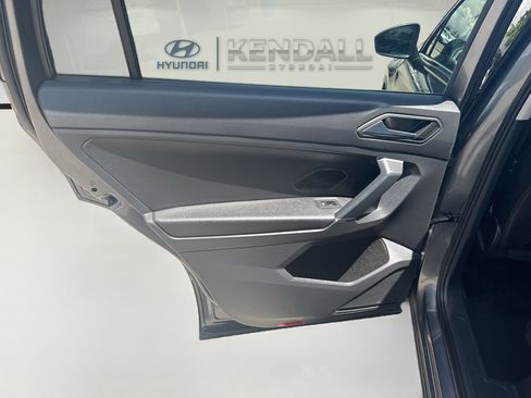Used 2020 Volkswagen Tiguan SE w/ Panoramic Sunroof Package FWD image 23