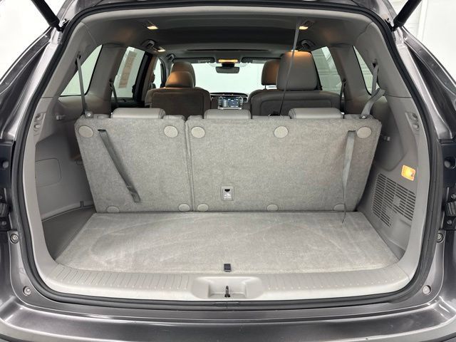 Used 2018 Toyota Highlander XLE AWD/4WD image 28