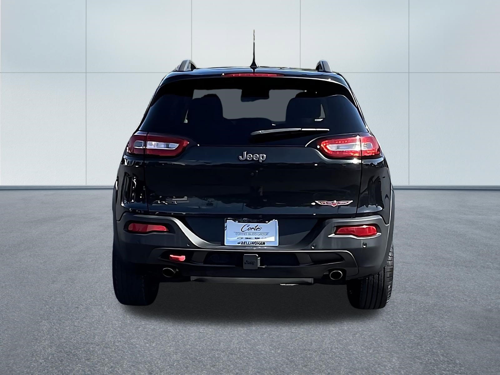 Used 2016 Jeep Cherokee Trailhawk w/ Leather Interior Group AWD/4WD image 5
