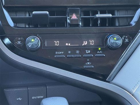 Used 2023 Toyota Camry LE image 5