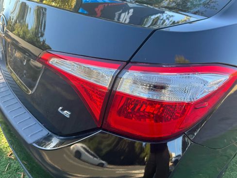 Used 2016 Toyota Corolla LE image 10