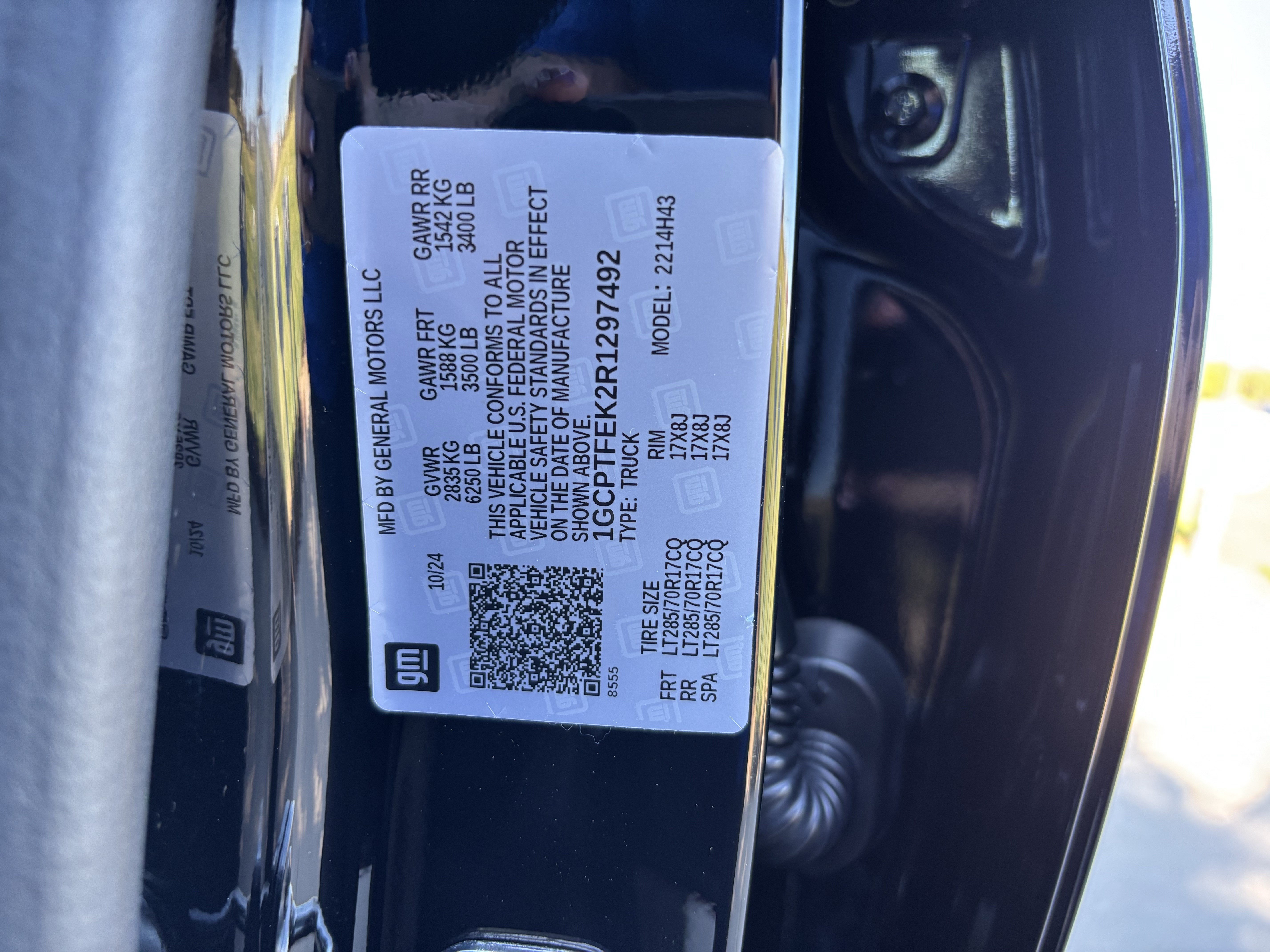 Used 2024 Chevrolet Colorado ZR2 w/ Technology Package AWD/4WD image 37
