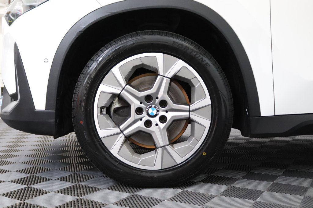 Used 2023 BMW X1 xDrive28i AWD/4WD image 5