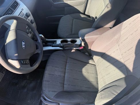 Used 2010 Ford Focus SE image 17