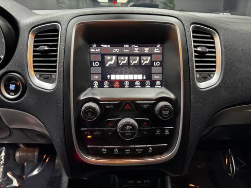Used 2020 Dodge Durango SXT image 22