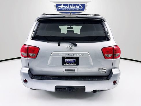 Used 2017 Toyota Sequoia SR5 image 5