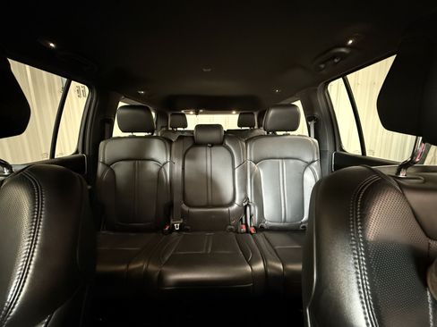 Used 2024 Jeep Wagoneer 4WD image 27